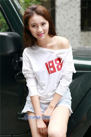 169194 - Xiaofang Age: 26 - China