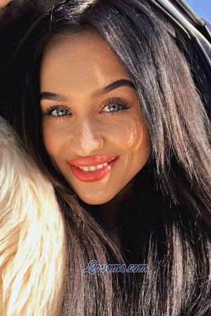 206050 - Ksenia Age: 31 - Russia